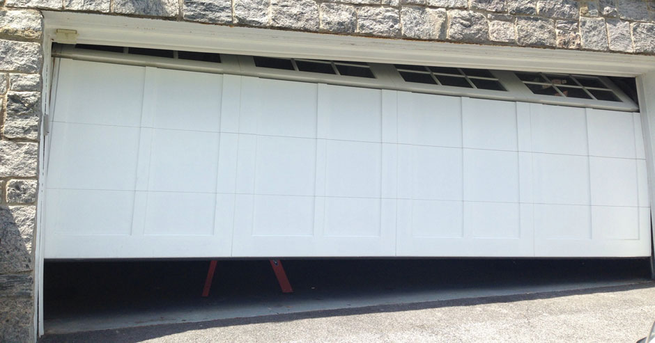 Broken garage door repairs Fort Lauderdale